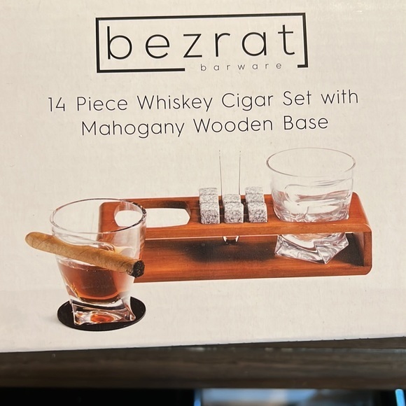 BRAND NEW IN BOX - Bezrat Barware 14 piece Whiskey Cigar Set with Wood Base - Picture 2 of 6